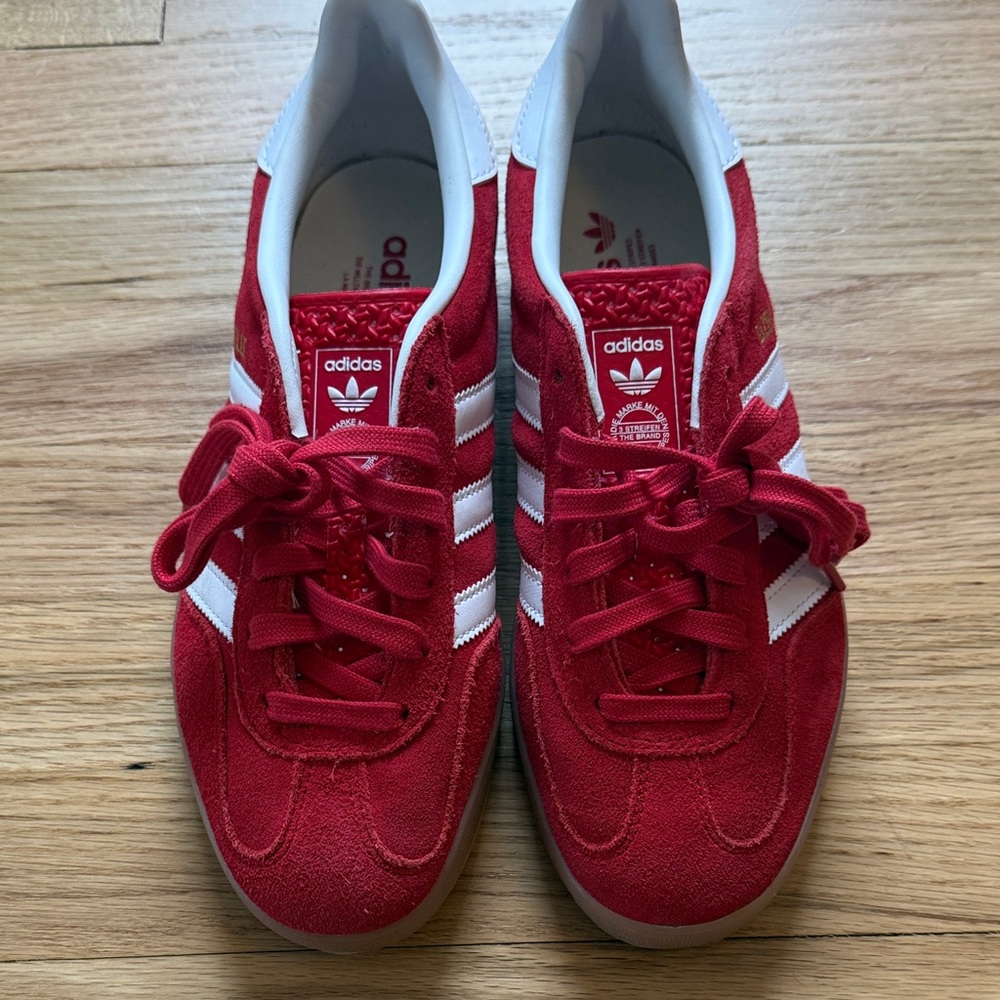adidas bright Red Suede Sneakers Gazelle size 8 fits like women’s 9
